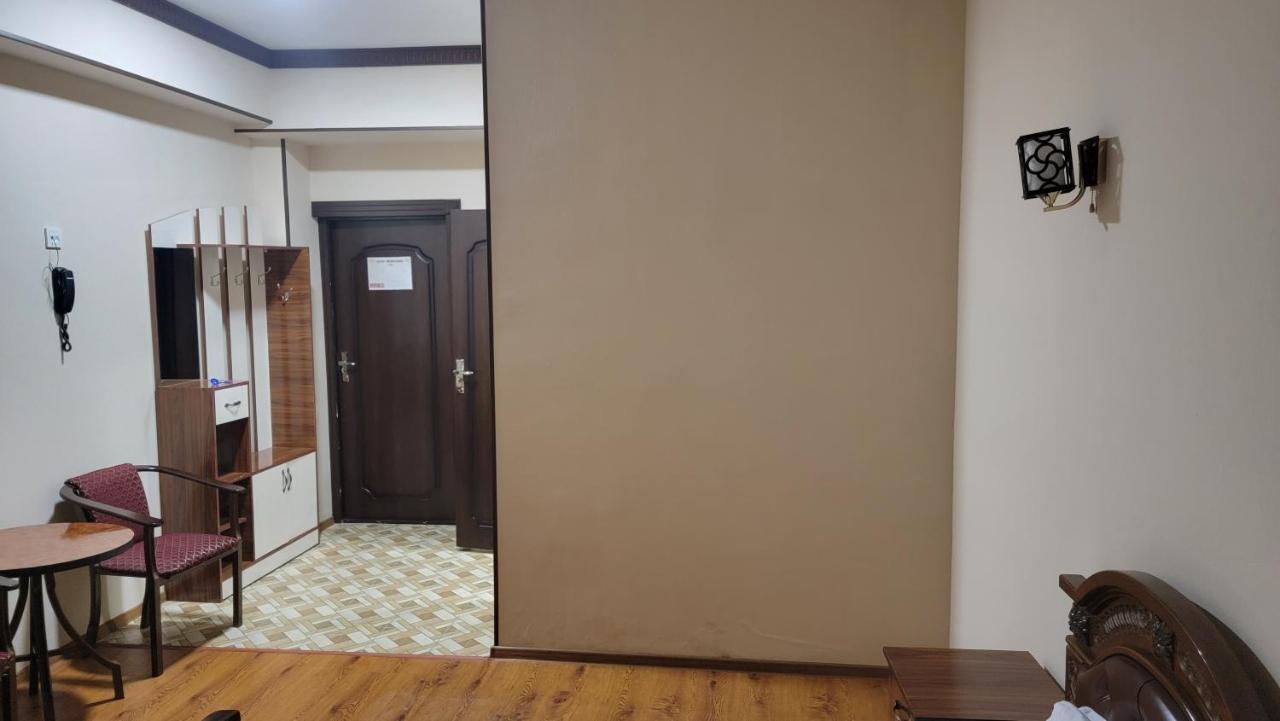 Mufarshox Hotel Бухара Екстериор снимка